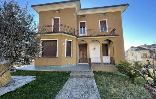 Appartamento piano terra in centro paese